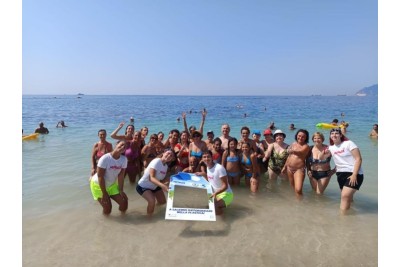 UNA DOMENICA DIFFERENTE ...CON I SELFIE DEI BAGNANTI