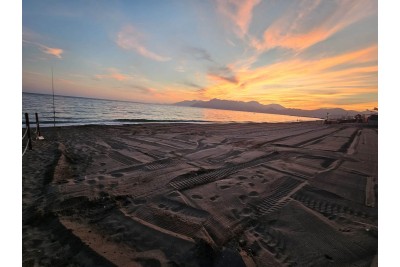 RASTRELLAMENTO MECCANIZZATO SULLA SPIAGGIA DEL VILLAGGIO DEL SOLE